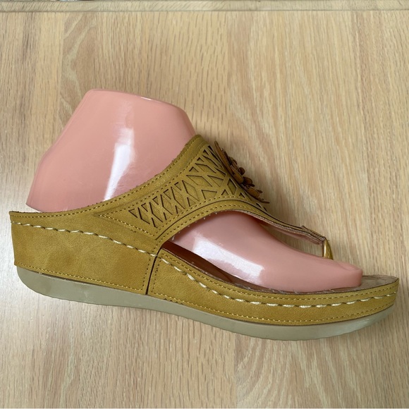 G.C.Shoes Sandal Allie Platform Wedge Slip On Open Toe Size 8.5 - Picture 6 of 13